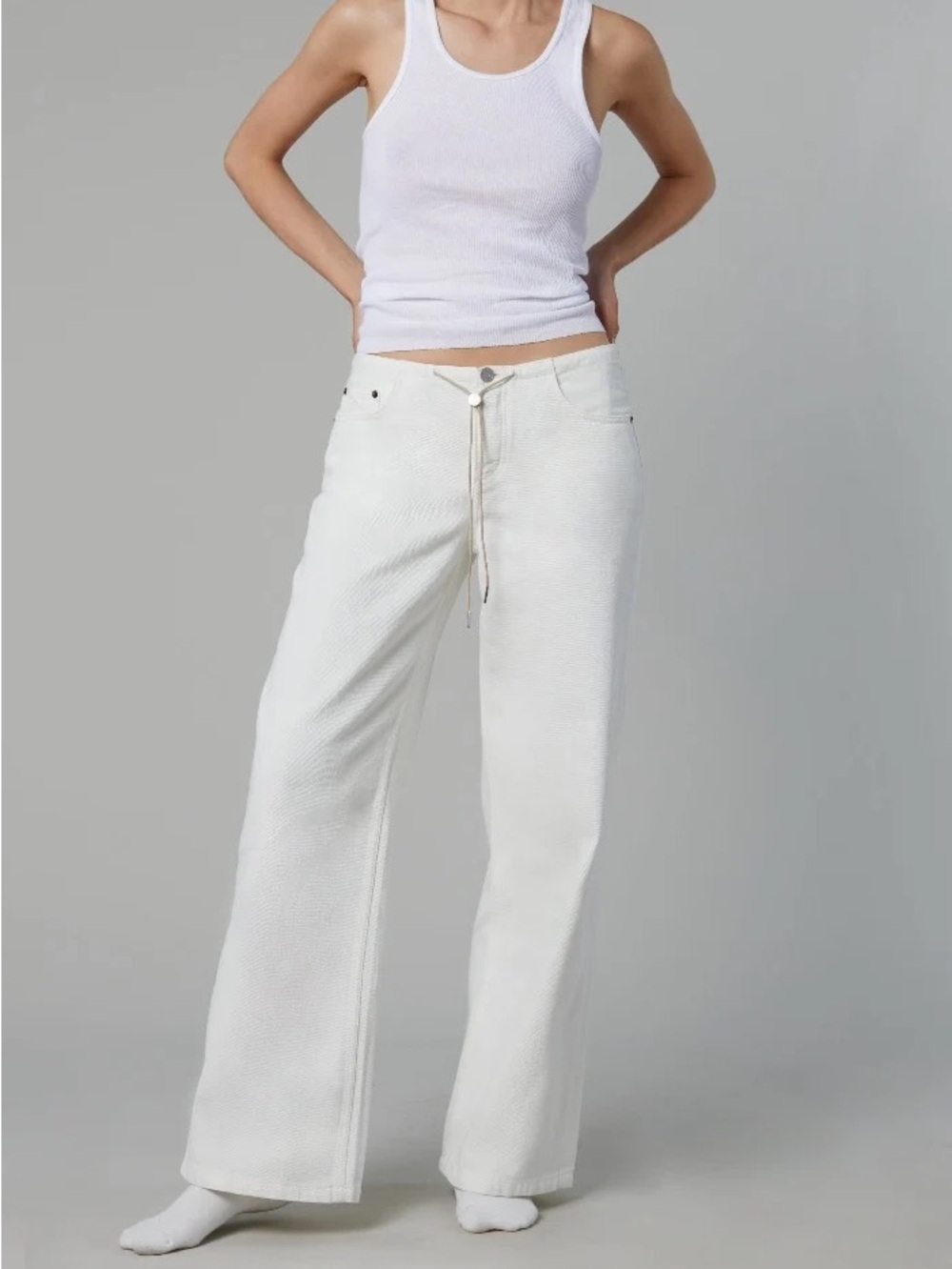 STILL HERE White Cool Jeans in 27